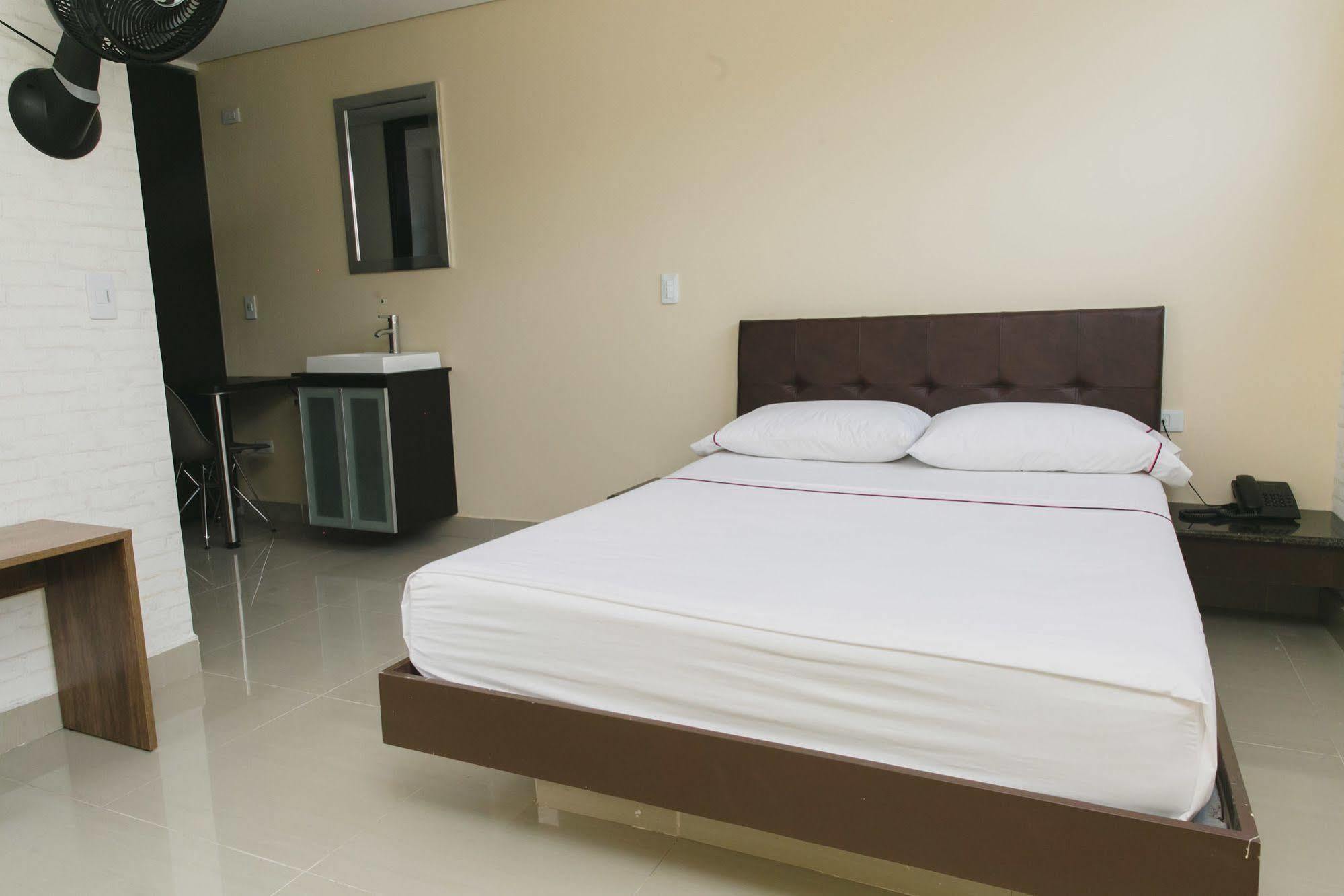 3H Hotel Centro Historico Medellín Eksteriør billede